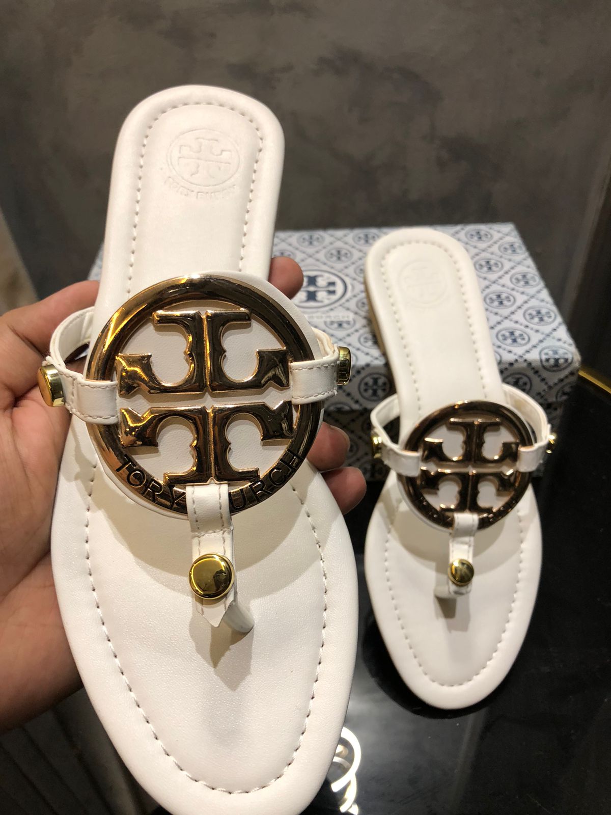 TORY BUCKLE